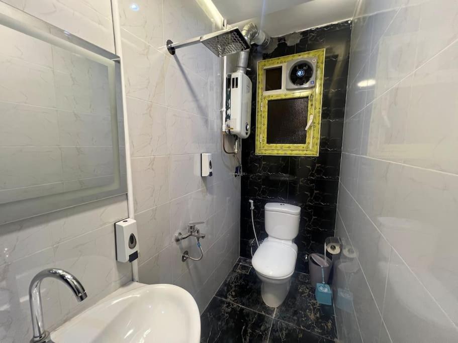 Luxury Apartment Downtown Кайро Екстериор снимка