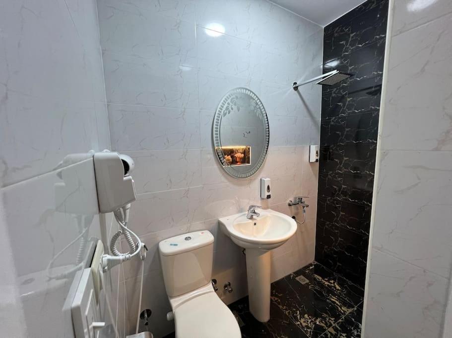 Luxury Apartment Downtown Кайро Екстериор снимка
