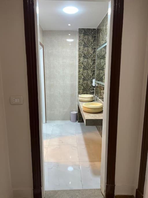 Luxury Apartment Downtown Кайро Екстериор снимка