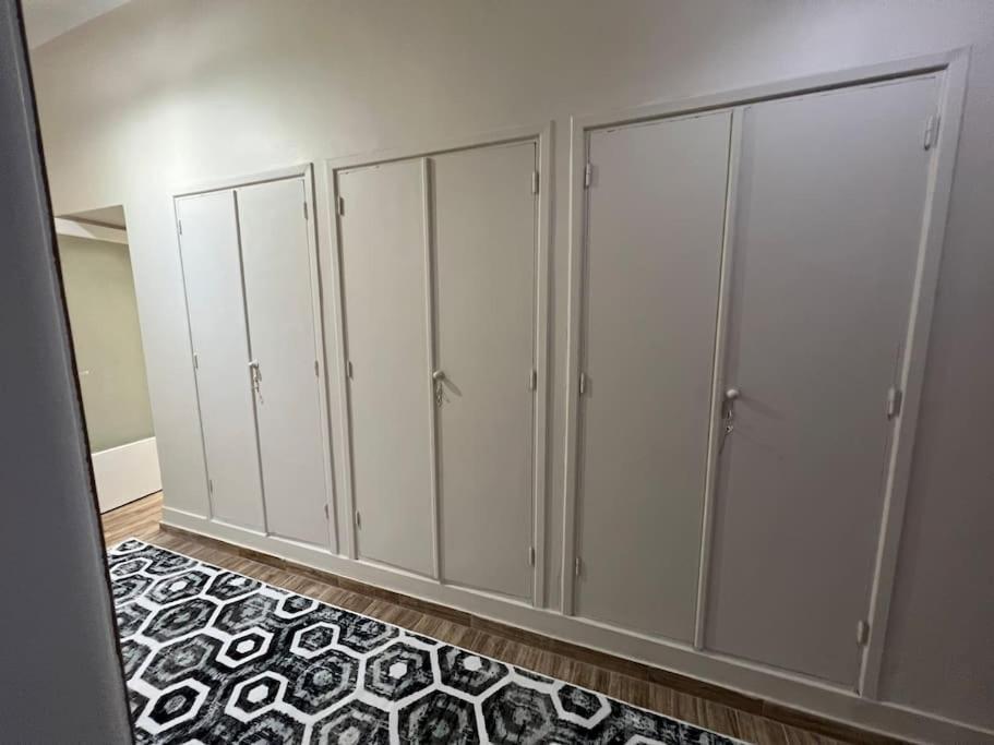 Luxury Apartment Downtown Кайро Екстериор снимка