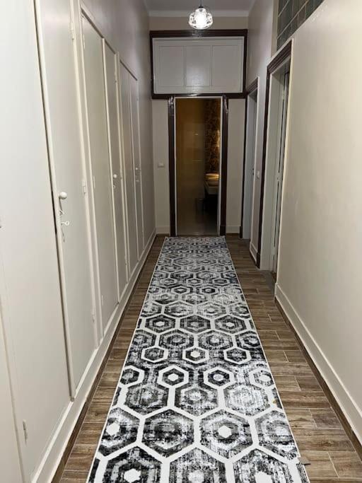 Luxury Apartment Downtown Кайро Екстериор снимка