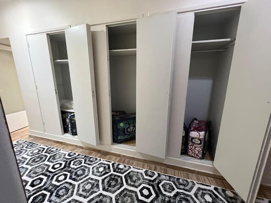 Luxury Apartment Downtown Кайро Екстериор снимка