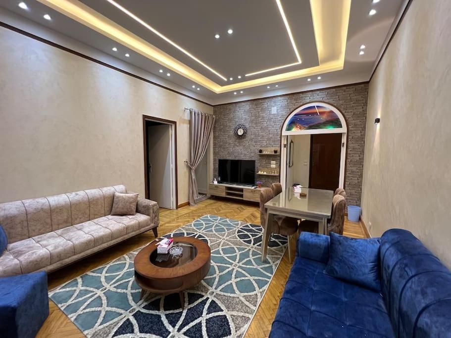 Luxury Apartment Downtown Кайро Екстериор снимка